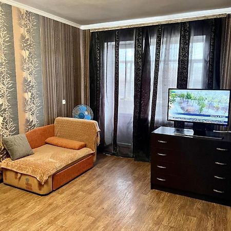 Апартаменты В Самом Центре Прпобеды 90 Cherníhiv Exterior foto