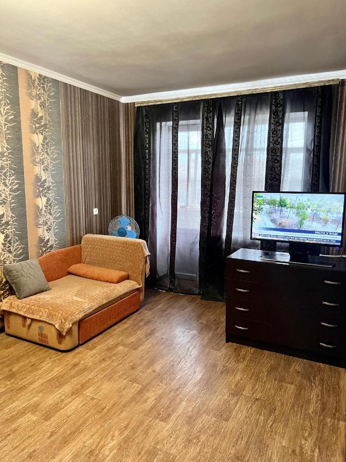 Апартаменты В Самом Центре Прпобеды 90 Cherníhiv Exterior foto